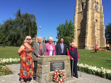 MP lays wreath to commemorate the 751st anniversary of the Battle of Evesham